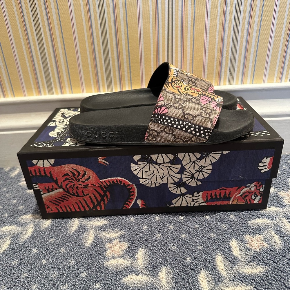 Gucci Beach Slides - Bengal Tiger